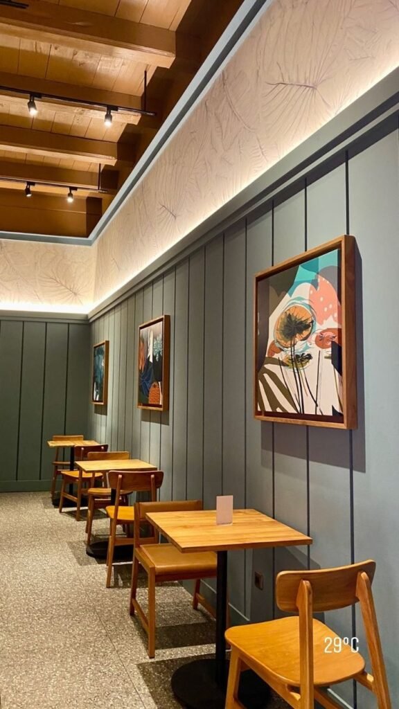 Wall Panel Kafe Minimalis Warna Netral